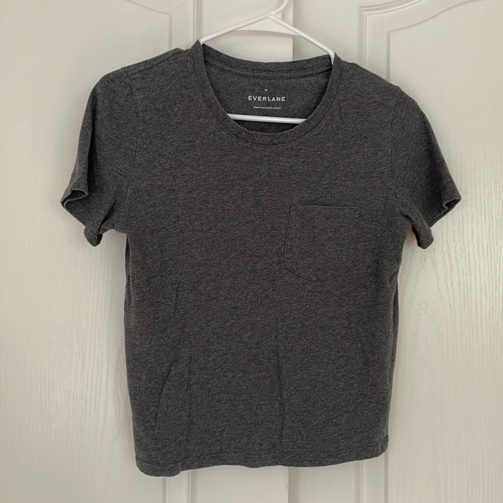 Everlane grey tshirt